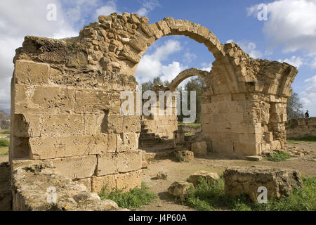 Cipro, Paphos, sito di scavo, ruderi, Saranda Kolones, 13. Cento., isola del mediterraneo, isola, rovina sito, mura difensive, archi, doppi fogli, fortezza rovina, fortezza, castello, rimane, mura difensive avanzi, storia, vecchio, storicamente luogo di interesse, viaggi, turismo, UNESCO-patrimonio culturale mondiale, Foto Stock