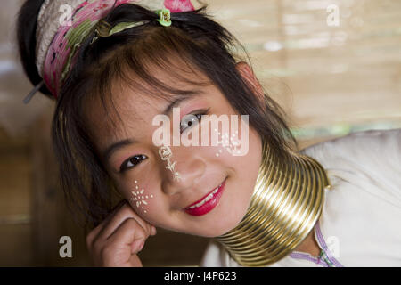 Thailandia, golden angolo superiore, Chiang Rai, per circhi collo lungo il ceppo, ragazza, ritratto, arricciata, Foto Stock