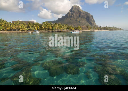 Maurizio, Le Paradis, costa, barche a motore, montagna Le Morne Brabant, Foto Stock