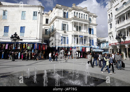 La Tunisia, Tunisi, Città Vecchia, Place de la Victoire, passante, bene, Foto Stock