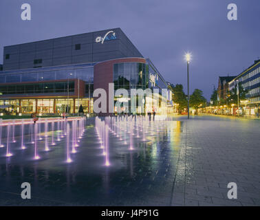 In Germania, in Renania settentrionale-Vestfalia, Duisburg, Königstrasse, ben, palazzo di città, serale, area di dissenteria, città, centro citta', Centro citta', edificio, strada dello shopping, Haupteinkaufsstrasse, business street, quadrato, fontane, negozi, shopping, centro, crepuscolo, Foto Stock