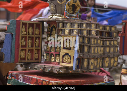 Pressione di stallo di mercato, articoli religiosi, vendite, Paro Tsechu, Bhutan, Foto Stock