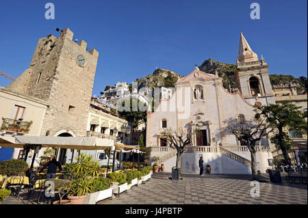 L'Italia, sicilia, Taormina, Piazza IX di Aprils, chiesa, Foto Stock