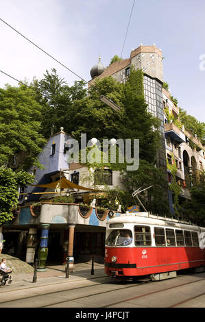 Austria, Vienna, 100 acqua house, tram, Foto Stock