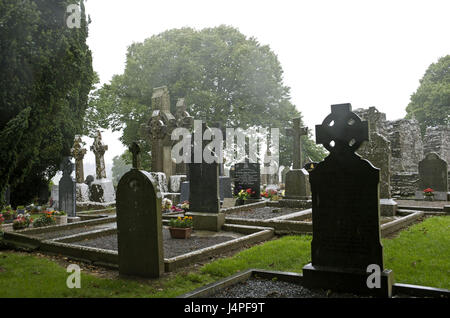 In Irlanda, il Leinster, nella contea di Louth, Mainistir Bhuithe, Monasterboice, cimitero, Foto Stock