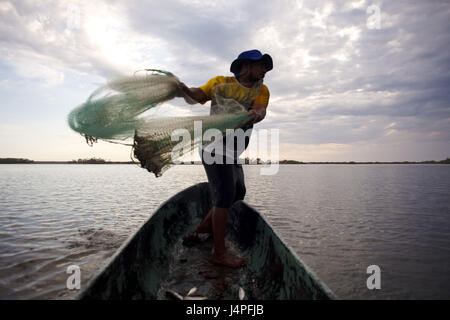 El Salvador, Isla Montecristo, barca, pescatore, rete, scaricare, luce posteriore, Foto Stock