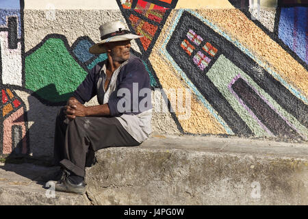 El Salvador, La Palma, la facciata della casa, vernici, dettaglio, uomo, passo, sedersi, attendere Foto Stock