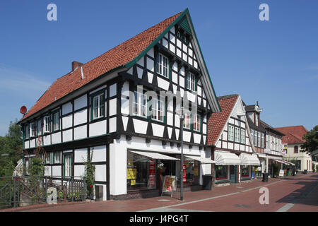 Germania, Quakenbrück, parrocchia di velluto tipo paese, Hare's Valley, Cattedrale di Oldenburg paese, Bassa Sassonia, Long Street, la zona pedonale dello shopping, semi-case con travi di legno, Foto Stock