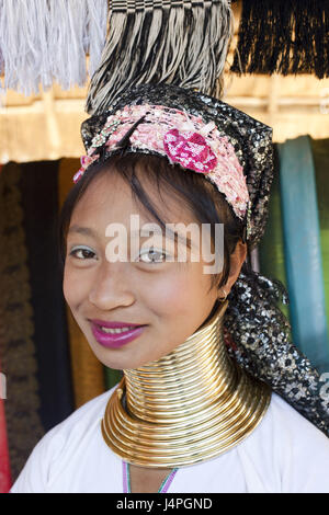 Thailandia, golden angolo superiore, Chiang maggio, lungo collo Karen Bergvolk, Padaung donna, sorriso, ritratto, nessun modello di rilascio, Foto Stock