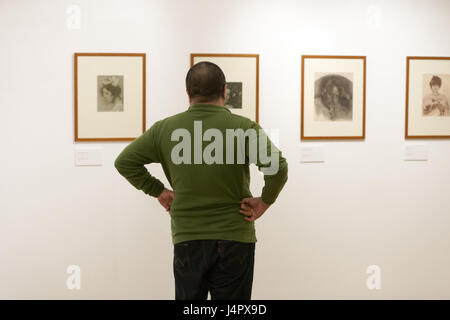 Tsuzuki Kyoichi, Giappone artista, fotografo, scrittore del libro stile Tokyo nell'Ami Médano Galleria su ottobre 26, 2010 a Budapest, Ungheria. Foto Stock