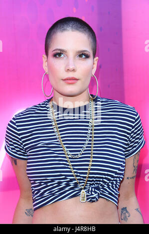 Carson, CA. 13 Maggio, 2017. Halsey a 102,7 KIIS FM's 2017 Wango Tango al centro StubHub il 13 maggio 2017 a Carson, California. Credito: Faye Sadou/media/punzone Alamy Live News Foto Stock