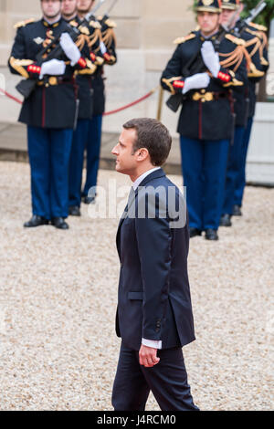 Parigi, Francia. 14 Maggio, 2017. Emmanuel Macron inaugurazione come la Francia è di nuovo presidente all'Elysée Paris , Francia , il 14 maggio 2017. Credito: Phanie/Alamy Live News Foto Stock