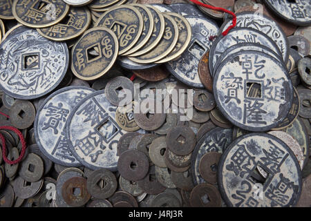 Cina, Hong Kong, Hollywood Road, Cat Street, souvenir, monete, Foto Stock