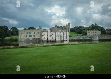 Il castello di Leeds, situato nel Kent, Inghilterra Foto Stock