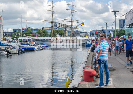 TALLINN, Estonia - 16 Luglio: Le persone sono in appoggio sulla vacanza dei giorni di mare a Tallinn in Estonia il 16 luglio 2016. Foto Stock