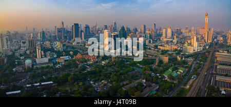 BANGKOK IN THAILANDIA - 11 dicembre : vista aerea del grattacielo nel cuore di Bangkok su dicembre 11 , 2016 a Bangkok in Tailandia Foto Stock