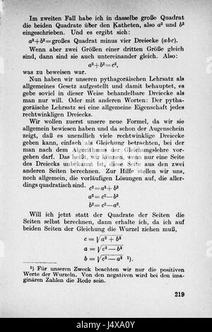 Questa pagina di 'Vom Einmaleins zum Integral' (dalla tabella di moltiplicazione all'integrale) tratta concetti matematici avanzati, concentrandosi probabilmente sull'integrazione e sul calcolo. Foto Stock