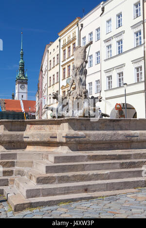 Olomouc, Repubblica Ceca - Maggio 5,2017: vista sulla piazza Dolni di Olomouc, Repubblica Ceca, nome originale Dolni namesti. Famoso patrimonio UNESCO Città un Foto Stock