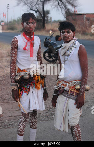 Ballerini , Rathwa Bhils tribù, Kawant, Gujarat, India Foto Stock