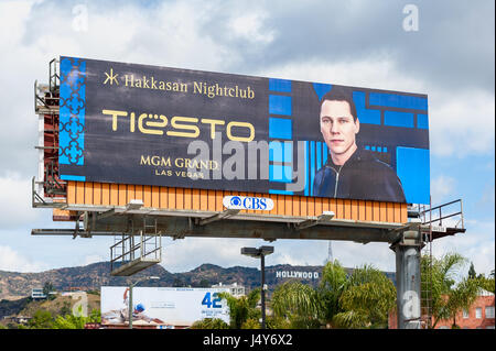 Tabellone gigante a Los Angeles, CA, Stati Uniti d'America, promozione DJ Tiësto giocando in Hakkasan nightclub di MGM Grand Casino di Las Vegas, nanovolt Foto Stock