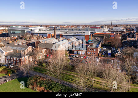 Warrington town centre guardando ad est dal municipio che mostra il Golden Square di sviluppo. Foto Stock