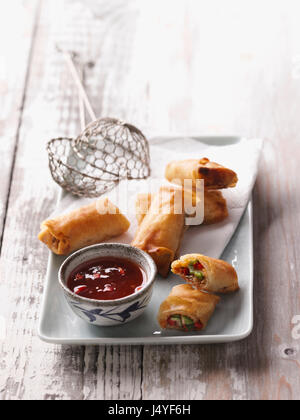 Fritti wan tan con riempimento piccante Foto Stock