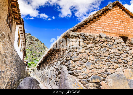 Ollantaytambo, Perù - Città e un Inca sito archeologico nel sud del Perù, Sud America. Foto Stock