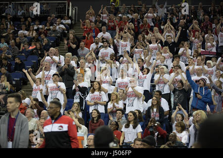 Londra, Regno Unito. 14 Maggio, 2017. BBL Basket Play-off finale, Leicester piloti vs Newcastle Eagles all'O2 Arena, Londra. Piloti vincere 84-63. I piloti di fan. Carol credito moiré/Alamy Live News. Foto Stock