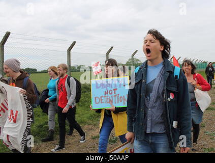 Bedford, Regno Unito. 13 Maggio, 2017. Protesta per arrestare Yarl il legno e tutte le altre in materia di immigrazione nei centri di detenzione in UK Credit: Aghil Maniavi/Alamy Live News Foto Stock