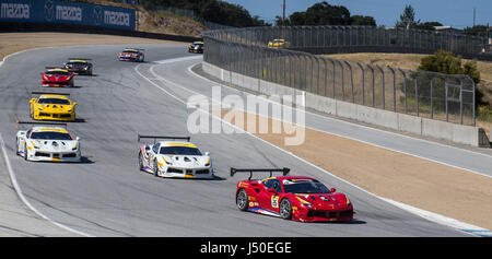 Monterey, California, USA. 13 Maggio, 2017. 488 TP gare entrando in giro1 durante il Ferrari Challenge Pirelli AM Gara 2 488 serie TP al Mazda Raceway Laguna Seca. Credito: csm/Alamy Live News Foto Stock