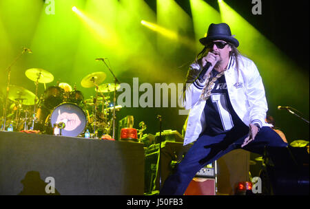 Il Somerset, Wisconsin, Stati Uniti d'America. 14 Maggio, 2017. Cantante e cantautore Kid Rock esegue durante l'invasione del nord Festival di musica nel Somerset, Wisconsin. Ricky Bassman/Cal Sport Media/Alamy Live News Foto Stock