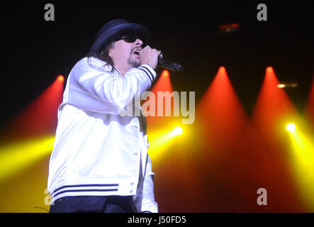 Il Somerset, Wisconsin, Stati Uniti d'America. 14 Maggio, 2017. Cantante e cantautore Kid Rock esegue durante l'invasione del nord Festival di musica nel Somerset, Wisconsin. Ricky Bassman/Cal Sport Media/Alamy Live News Foto Stock