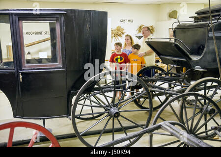 Troy Alabama, museo dei pionieri della storia dell'Alabama, regionale, istruzione, passato, vita del sud, villaggio ricreato, manufatti, adulti uomini uomini maschi, donne Foto Stock