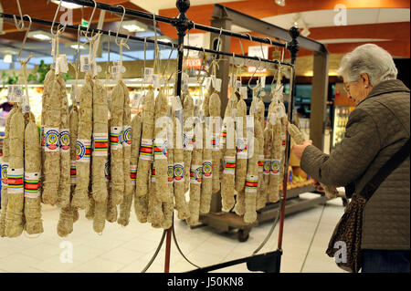 Salame in un negozio, Parma, Emilia Romagna, Italia, Europa, cibo italiano Foto Stock