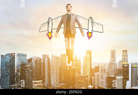 Business man passa il puntatore del mouse su skyline della città Foto Stock