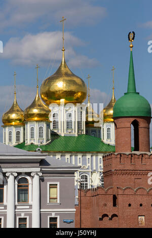 Vista della torre Odoevskaya di Tula il Cremlino, Assunzione (Uspensky) la Cattedrale e il Museo di Tula samovar presso il centro cittadino di Tula, Ryssua Foto Stock