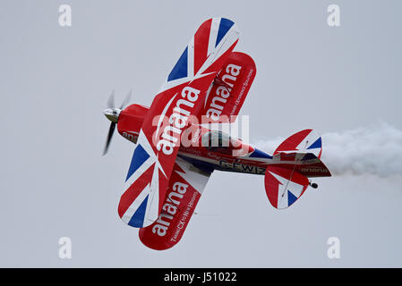 Pitts S-2S Special "Muscle Biplane" pilotato da Rich Goodwin all'Abingdon Air & Country Show all'ex RAF Abingdon Foto Stock