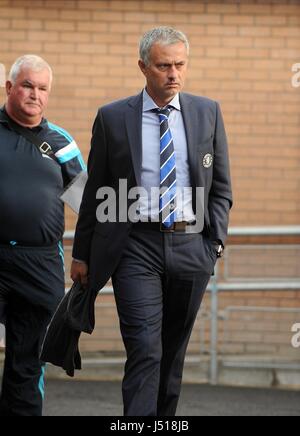 JOSE MOURINHO ARRIVA A TURF BURNLEY FC V Chelsea FC TURF MOOR BURNLEY INGHILTERRA 18 Agosto 2014 Foto Stock