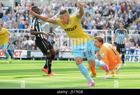 DWIGHT GAYLE celebra il traguardo Newcastle United FC V CRYSTAL St James Park Newcastle Inghilterra 30 Agosto 2014 Foto Stock