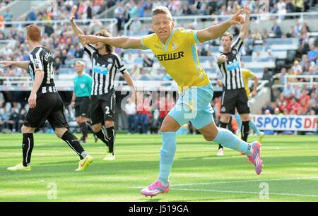 DWIGHT GAYLE celebra il traguardo Newcastle United FC V CRYSTAL St James Park Newcastle Inghilterra 30 Agosto 2014 Foto Stock