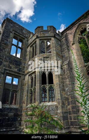 Il fire-rovinato Nymans House sulla Nymans Station Wagon nel West Sussex, Regno Unito Foto Stock