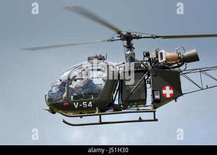 Aérospatiale Alouette II V-54 G-BVSD di Michael Cuttell, elicottero all'Abingdon Air & Country Show presso l'ex RAF Abingdon Foto Stock