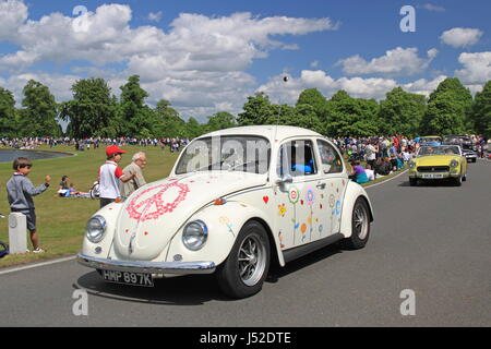 Volkswagen Beetle (1971). Domenica delle castagne, 14 maggio 2017. Bushy Park, Hampton Court, Londra, Inghilterra, Gran Bretagna, Regno Unito, Regno Unito, Europa. Foto Stock