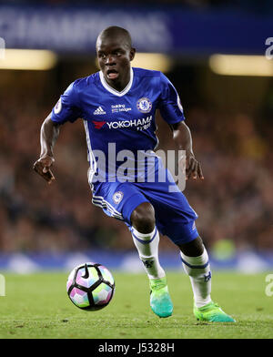 N'Golo Kante di Chelsea durante la partita della Premier League a Stamford Bridge, Londra. PREMERE ASSOCIAZIONE foto. Data immagine: Lunedì 15 maggio 2017. Vedi PA storia CALCIO Chelsea. Il credito fotografico dovrebbe essere: Adam Davy/PA Wire. RESTRIZIONI: Nessun utilizzo con audio, video, dati, elenchi di apparecchi, logo di club/campionato o servizi "live" non autorizzati. L'uso in-match online è limitato a 75 immagini, senza emulazione video. Nessun utilizzo nelle scommesse, nei giochi o nelle pubblicazioni di singoli club/campionati/giocatori. Foto Stock