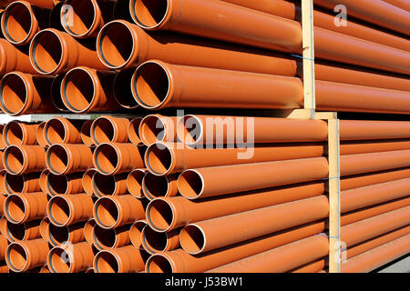 Pallet di canalizzazioni fognanti Foto Stock