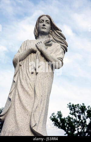 Arkansas Randolph County, Pocahontas, Black River Water Overlook Park, statua di Pocahontas, granito, Indiani d'America, principessa, figlia, Powhatan, John S. Foto Stock