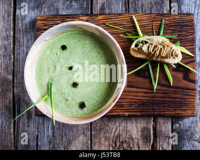 Vishihoise con pollo patè. Messa a fuoco selettiva Foto Stock