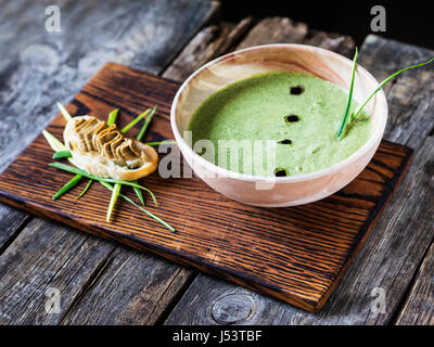 Vishihoise con pollo patè. Messa a fuoco selettiva Foto Stock