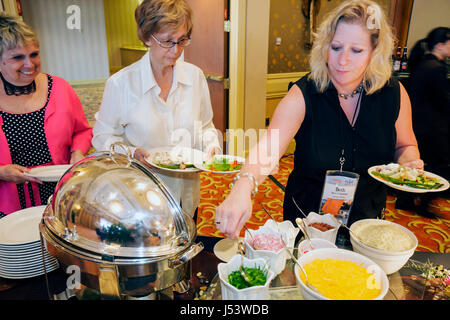 Little Rock Arkansas, The Peabody Little Rock, hotel hotel hotel alloggio motel, reception, cena SATW, adulti donna donne donna donna donna donna donna donna donna donna donna donna donna donna donna donna donna, cibo, buf Foto Stock