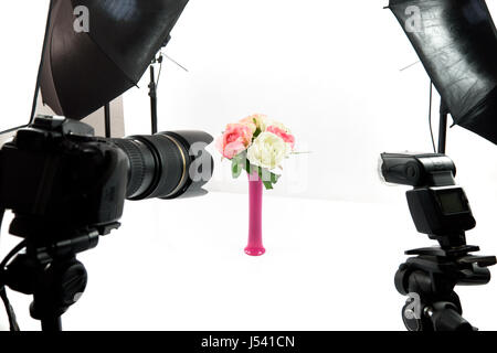 Interno del professional photo studio durante le riprese di decorazione di stile di vita Foto Stock